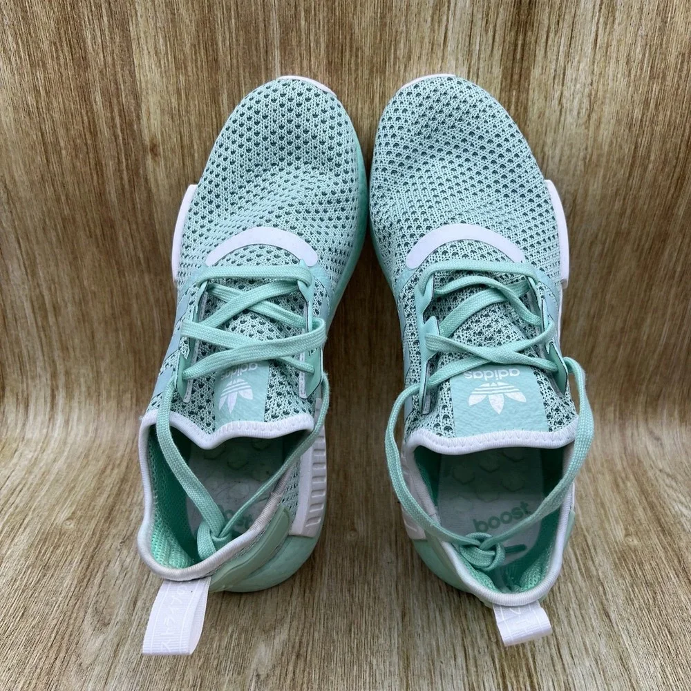 Adidas NMD R1 Men's Size 10 Blush Green Mesh Boost Running Shoes Sneakers FV1739